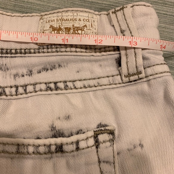 Levi’s Jean shorts - Picture 4 of 4